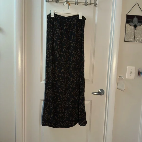 Reformation Black and Tan Larkin floral leaf patterned strapless maxi dress - Picture 8 of 8
